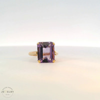 18k Yellow Gold Amethyst Birthstone Ring