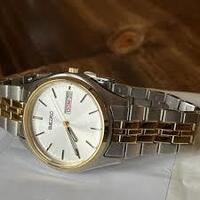 Seiko Essentials Quartz Silver Dial Men's Model-SUR430