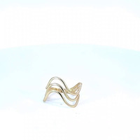 14K Yellow Gold Wavy Band Ring 