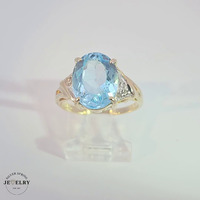 Aquamarine Ring 10KT Yellow Gold